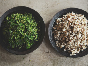 Chinese toon Xianggu mushroom mixes the practice measure of meal sauce 2