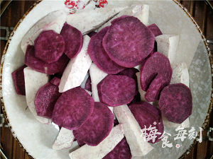 Net Gong Xiangyu is violet cake of beans of potato celestial being, the practice step that requires a pan only 1