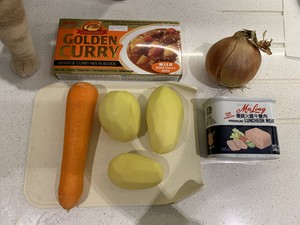The practice measure of luncheon meat curry 1