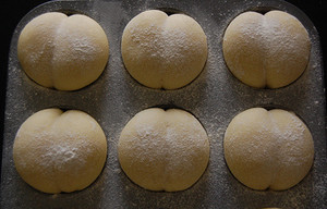 The practice measure that small eat of pink of polished glutinous rice includes 4