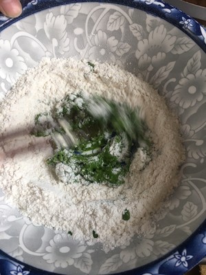The emerald dumpling with green delicious nutrition (stuffing of spinach dried small shrimps) practice measure 2