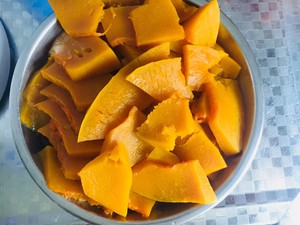 Pumpkin steamed bread (loose and sweet, do not add candy) practice measure 3