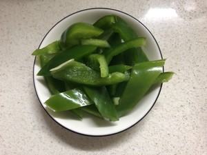 Tendons of beef of carotene of green pepper of cold and dressed with sause (tremella) practice measure 1
