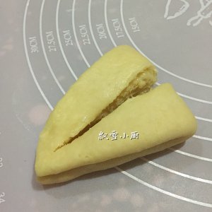 The practice measure of biscuit of heart form shredded coconut stuffing 10