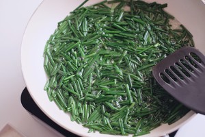 The practice measure of all-purpose green oily sauce 2
