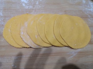 The practice measure of pumpkin rose steamed bread 10