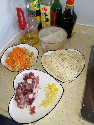 The practice measure that child of nutrient noodles served with soy sauce loves to eat 1