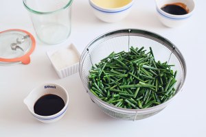 The practice measure of all-purpose green oily sauce 1