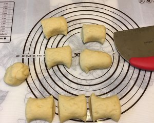 The practice measure that loose honey suckles sweet fried dough twist 3