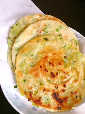 Green deep-fried dough cake (different, water adds flour water absorption slowly) practice measure 6