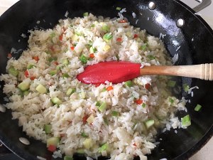お母さんの蓮根の男と戦う練習の動き平和的なタイプの食事を揚げる7