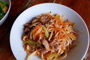 Local tyrant chow mien, the practice measure that big pork fries cover of packet black winter 5
