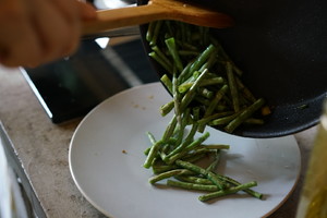 食べ物を作る1日について話してください005ゆんがスープ5のトマト麺の実践尺度です