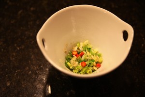 The practice measure of a bowl of hot noodles in soup 4