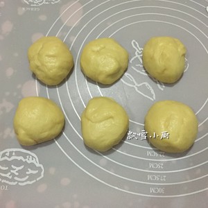 The practice measure of biscuit of heart form shredded coconut stuffing 5