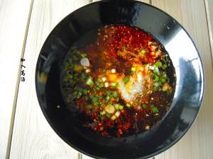 [Chongqing is small] the practice measure of the hot pepper that add oil and practice of face of Chinese prickly ash 3
