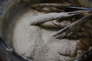 The practice measure of cake of loose dew chocolate 5