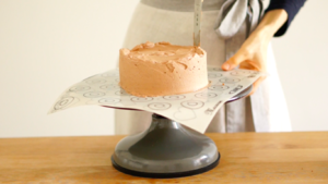 Chocolate cream cake / the operation gimmick of chocolate cream. / " Qi Feng reachs his to derive " bake video cake piece the practice measure of 2 16