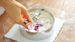 The cake of light Kagong velvet that need not wipe a face / low card recipe + decorate doohickey + the method that squeeze a flower / bake video cake piece 11 " beautiful type cake " practice measure 33