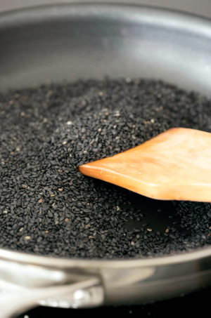 Shop of the syrup that do a bowl is euqally sweet slippery sesame seed is burnt, actually not difficult practice measure 2