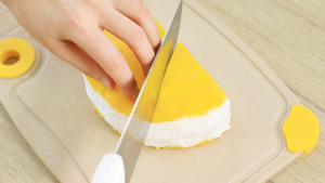 The practice measure of cake of double lubricious omelette 10