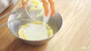 One close lightly is changed namely crisp carry floret on the head to the precious Ni Qu Jiyun that drops broken bits / bake video biscuit piece the practice measure of 1 9