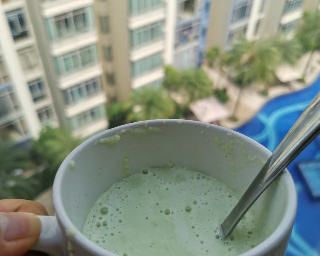 
Pure and fresh the fruit juice of milk of green apple balsam pear that relieve inflammation or internal heat (the person that does not have balsam pear can be fallen in love with) practice