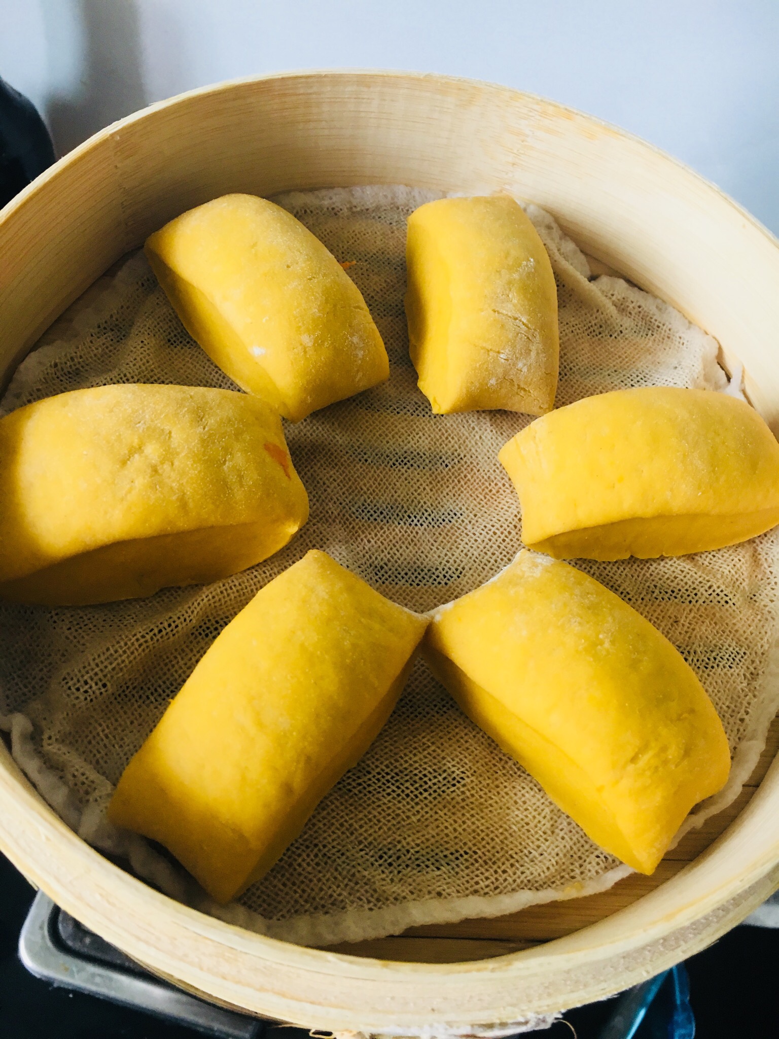 
Pumpkin steamed bread (loose and sweet, do not add candy) practice