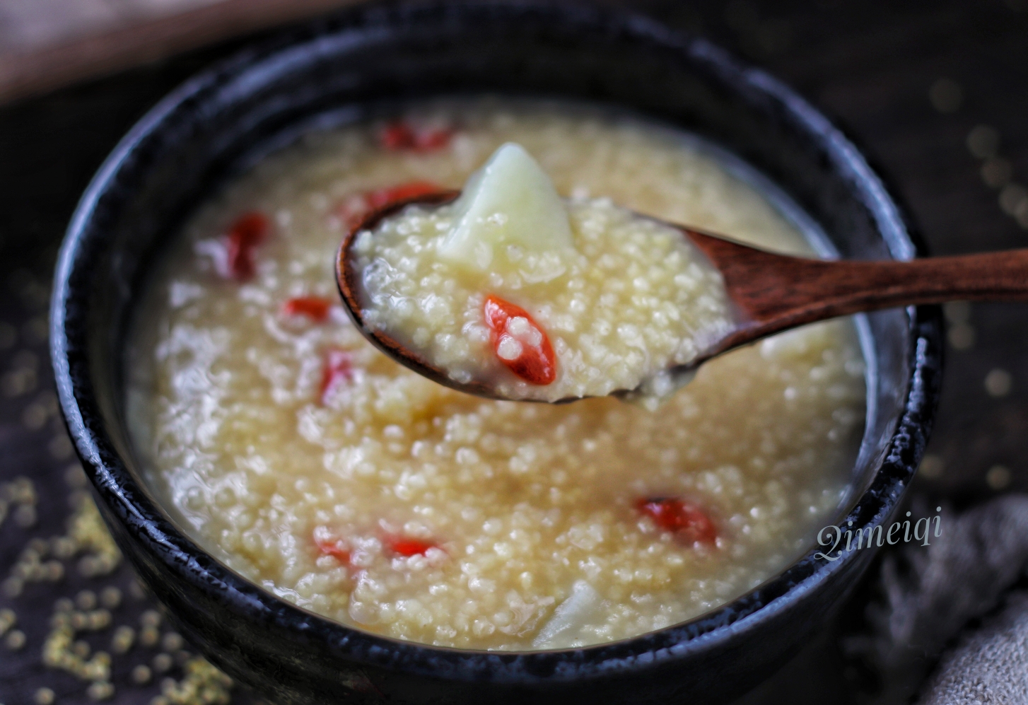 
This congee, the autumn wants tipple, raise a stomach be good at lienal neither by accident, nutrition good drink, raise the person's way than eating the meat