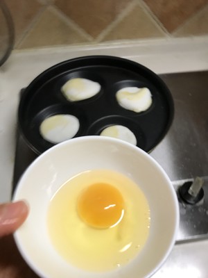 もち米を練りこんでペースト状にする スーパークイックワーカー4の朝食の卵の煎じ汁の 