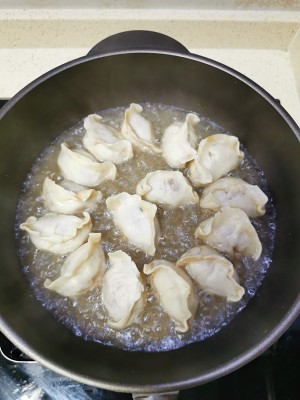 Sweet decoct boiled dumpling, the practice measure of quick worker breakfast 4