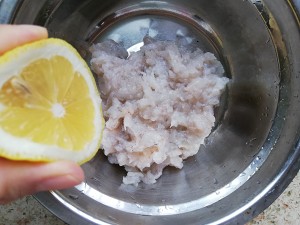 Shelled fresh shrimps is not being fried again ate, such doing, the practice measure that when breakfast adult child loves to eat 6