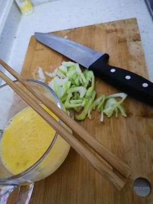 The practice measure of tomato egg noodles in soup 2