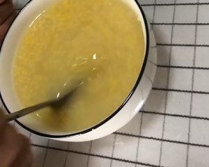 The child goes to school the practice measure of the congee of broken bits of breakfast millet corn of simple nutrition 5