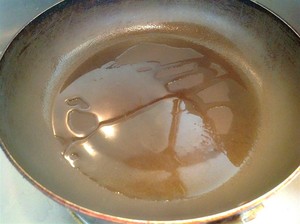 The practice measure of thin pancake made of millet flour of fine dried noodles 3
