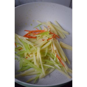 The magical function of dumpling skin " 3 spring roll " practice measure 1