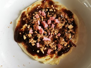 The practice measure of leaven dough thin pancake made of millet flour 1