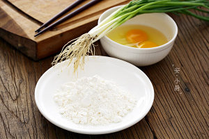 Cake of egg of chopped green onion (breakfast of quick worker nutrition) practice measure 1