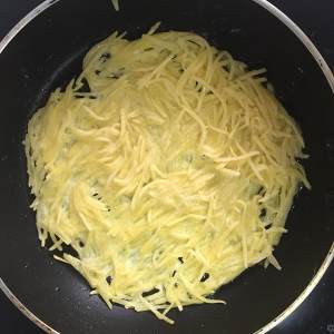 The practice measure of cake of potato silk egg 3