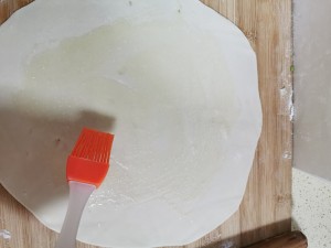 Hand of crisp chopped green onion catchs cake, the practice move that also can make in the home 5