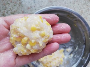 Shelled fresh shrimps is not being fried again ate, such doing, the practice measure that when breakfast adult child loves to eat 13