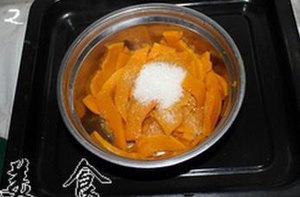 The practice measure of pumpkin steamed sponge cake 2