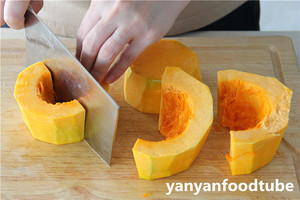 The practice measure of Steamed Pumpkin Cake of pumpkin steamed sponge cake 2