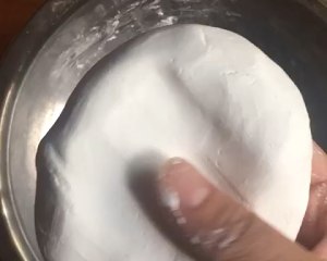 The practice measure of a round mass of food of brown sugar polished glutinous rice 2