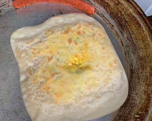 The practice measure of the egg fill cake that rouses big bubble 10