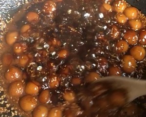 The practice measure of a round mass of food of brown sugar polished glutinous rice 8