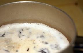 The practice measure of the boiler tea with milk that boil 5
