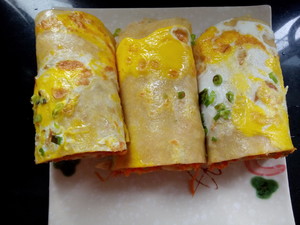 Fruit of domestic edition thin pancake made of millet flour---The practice measure of breakfast of quick worker health 5