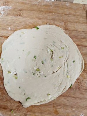 Hand of crisp chopped green onion catchs cake, the practice move that also can make in the home 11