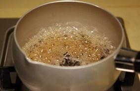 The practice measure of the boiler tea with milk that boil 3
